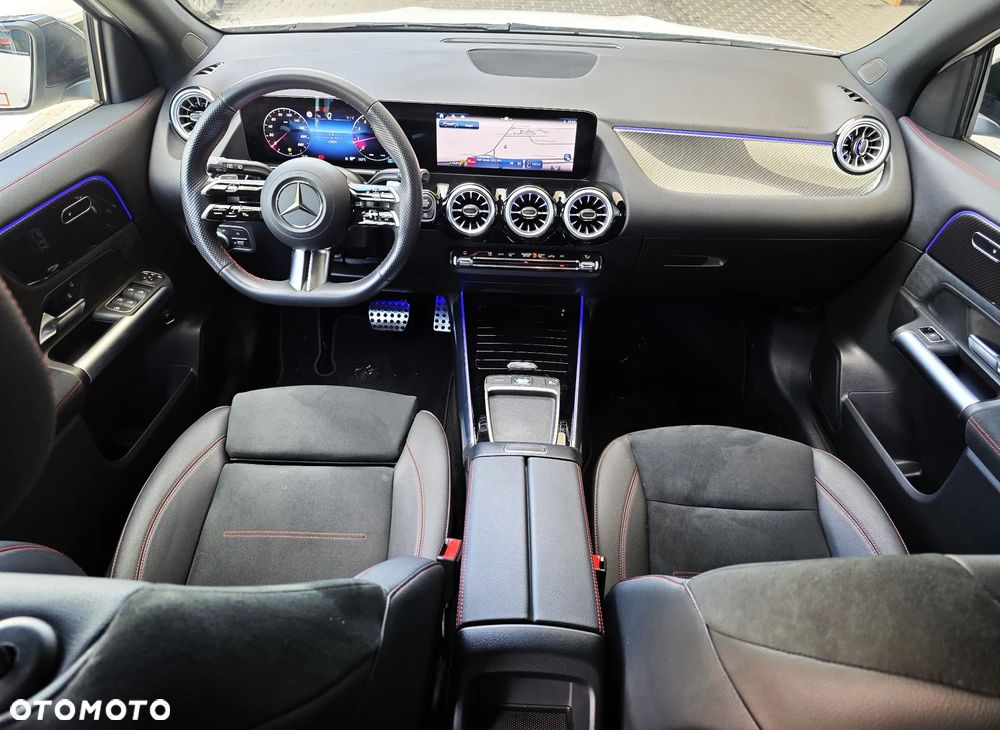 Mercedes-Benz GLA 200 AMG Line - 9
