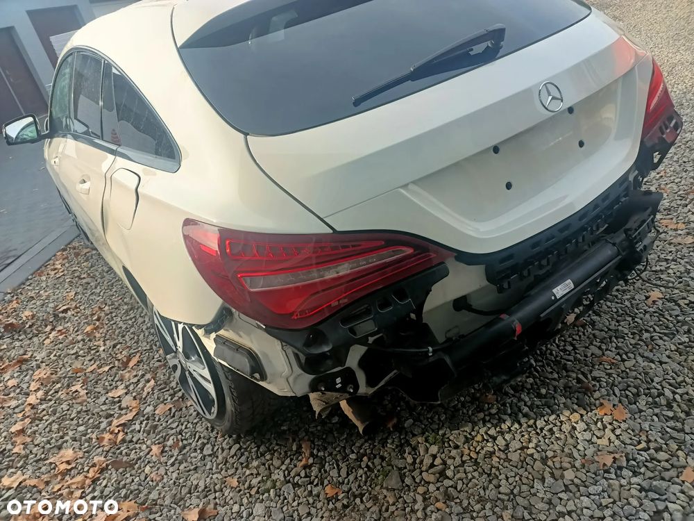 Mercedes-Benz CLA Shooting Brake 200 7G-DCT AMG Line - 2