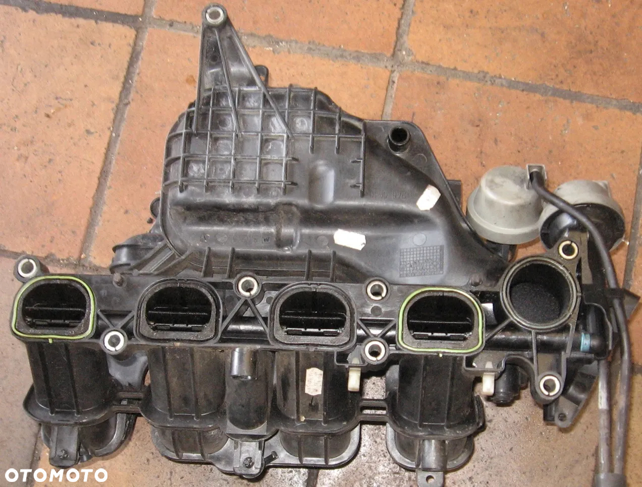 kolektor ssący VOLVO V50 1.8 16V - 2