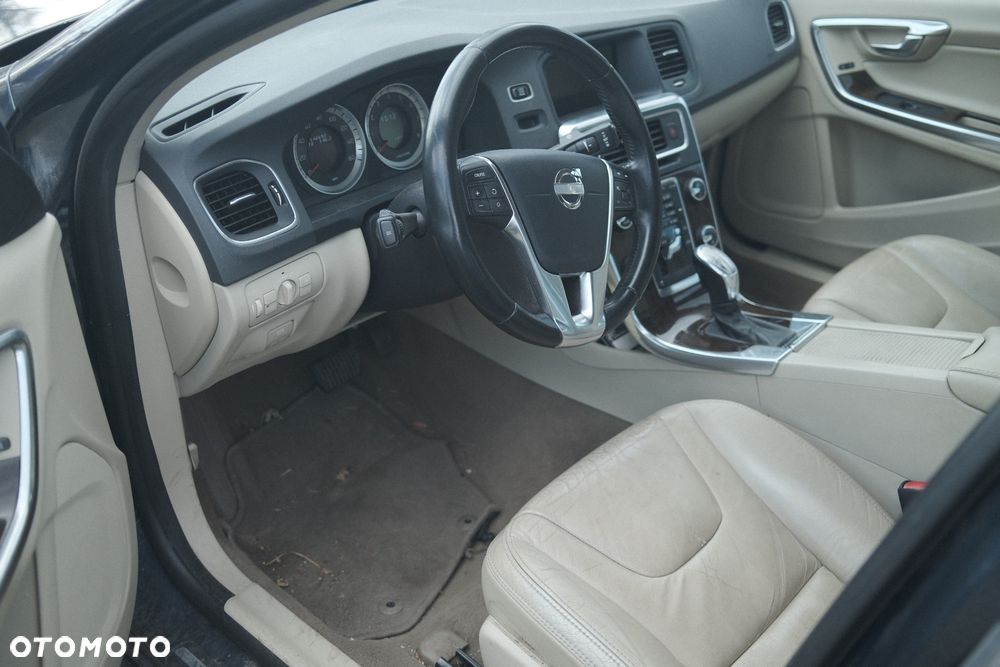 Volvo S60 2.5 T5 - 12