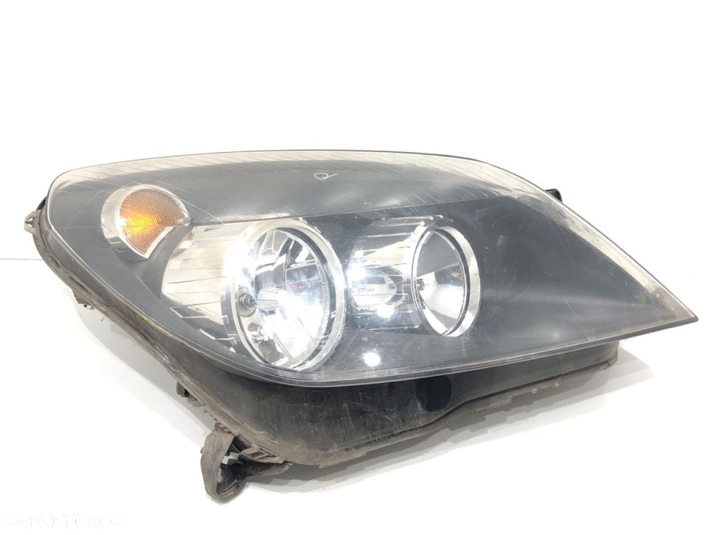 REFLEKTOR PRAWY PRZÓD - 251.00 PLN - OPEL ASTRA H Kombi (A04) 2004 - 2014 1.7 CDTI (L35) 74 kW [101 - 1