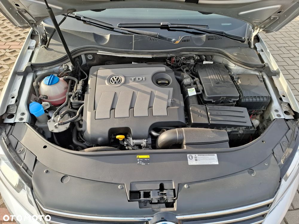 Volkswagen Passat 1.6 TDI BlueMotion Technology R-Line - 30