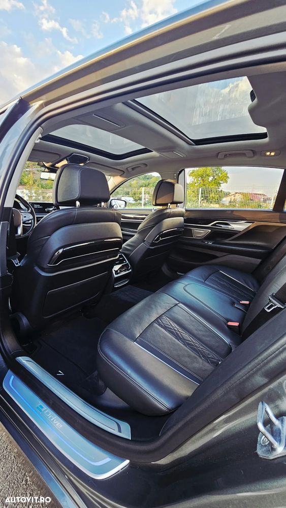BMW Seria 7 740Le xDrive iPerformance - 13