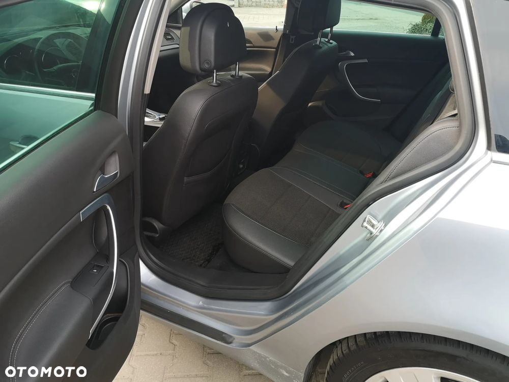 Opel Insignia 2.0 ECOTEC DI Turbo Sports Tourer Edition - 16
