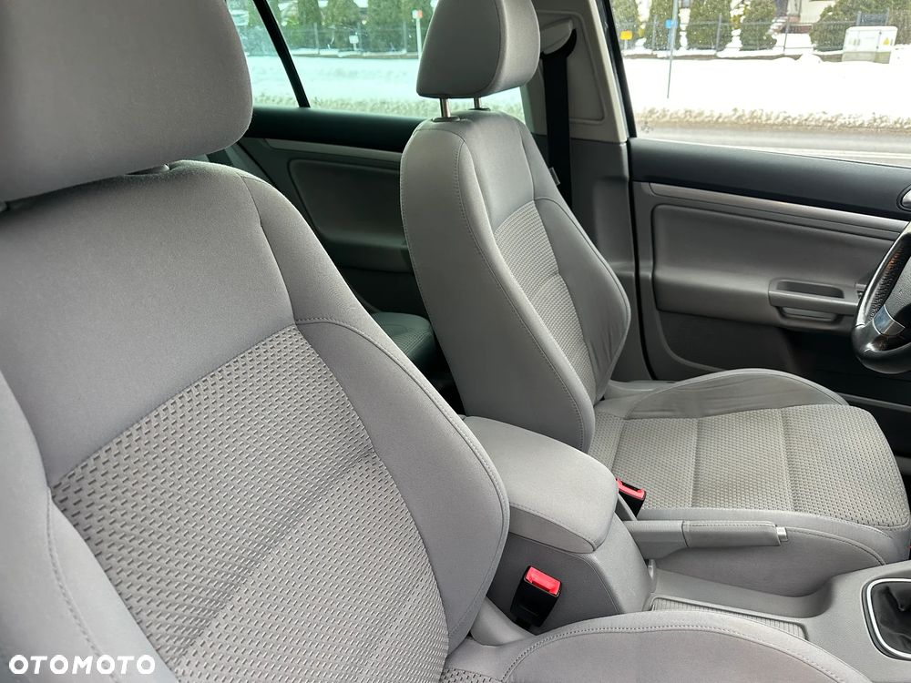 Volkswagen Golf - 26