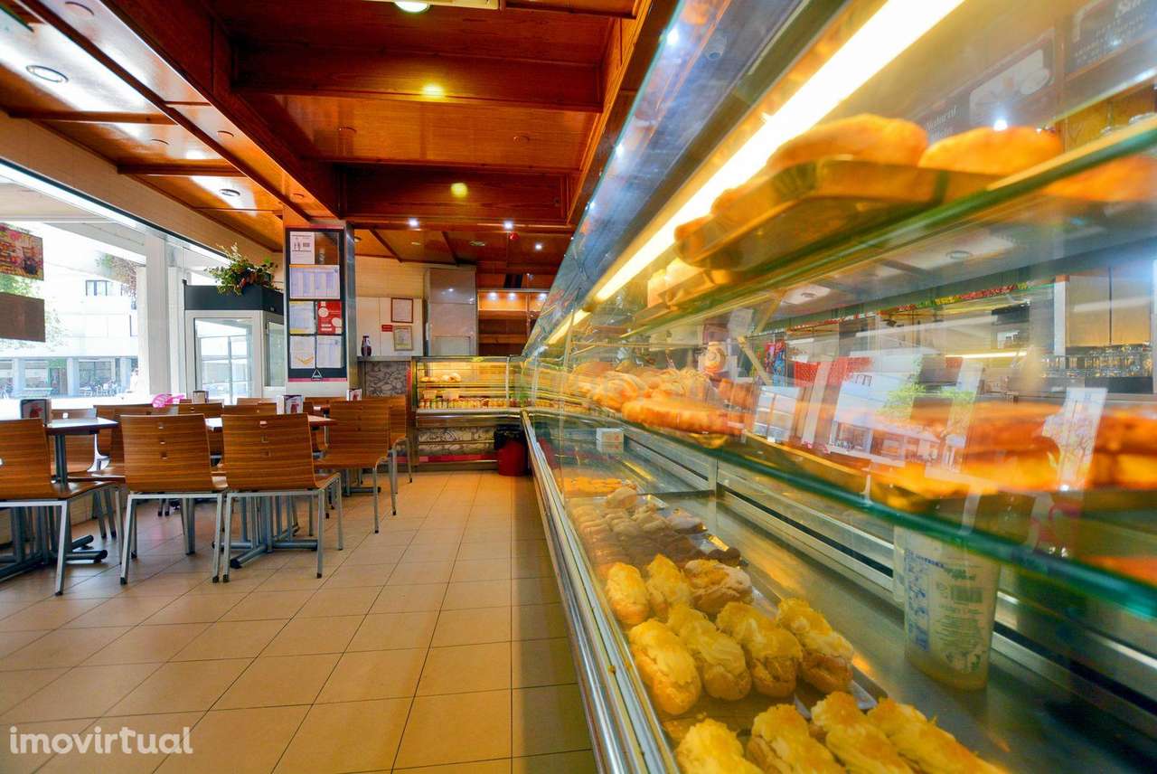 Café - Pastelaria - Cervejaria com fabrico próprio - Grande imagem: 2/19