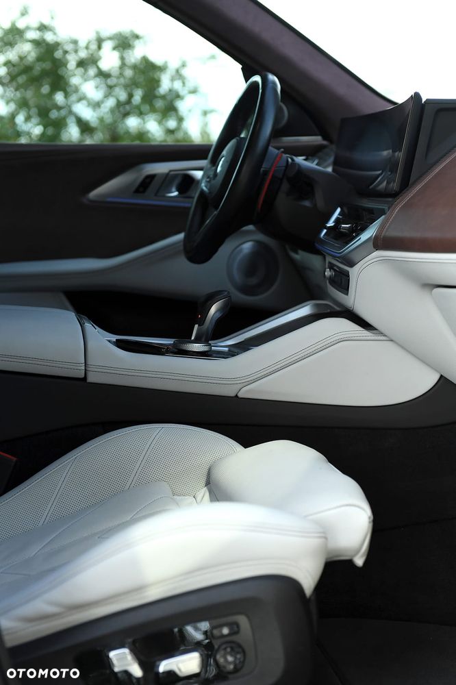 BMW XM - 33