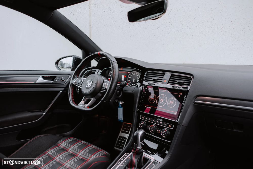 VW Golf 2.0 TSI GTI DSG Performance - 19