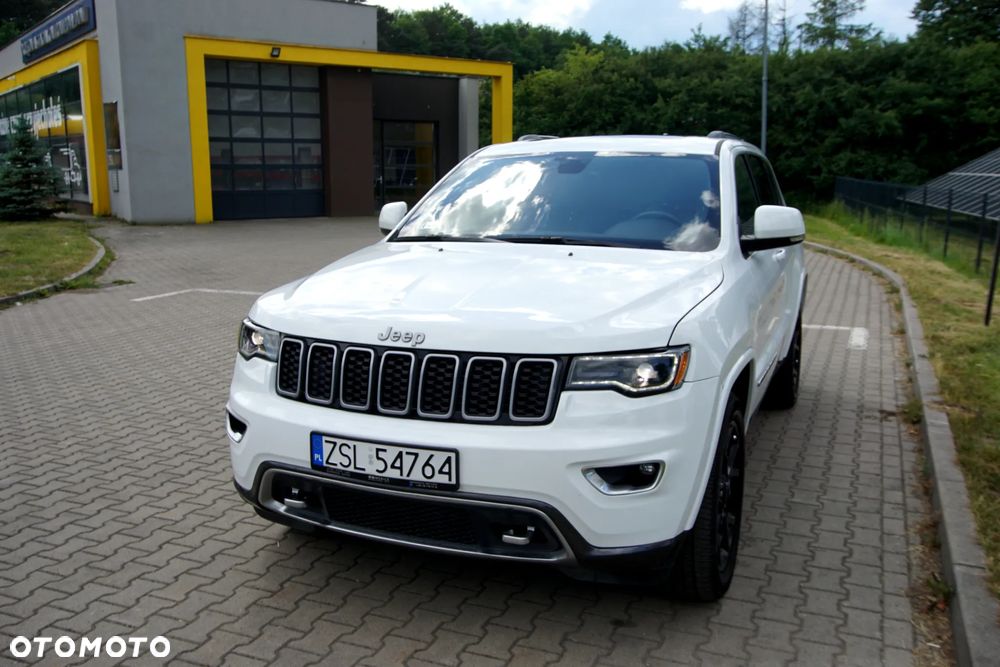 Jeep Grand Cherokee - 12