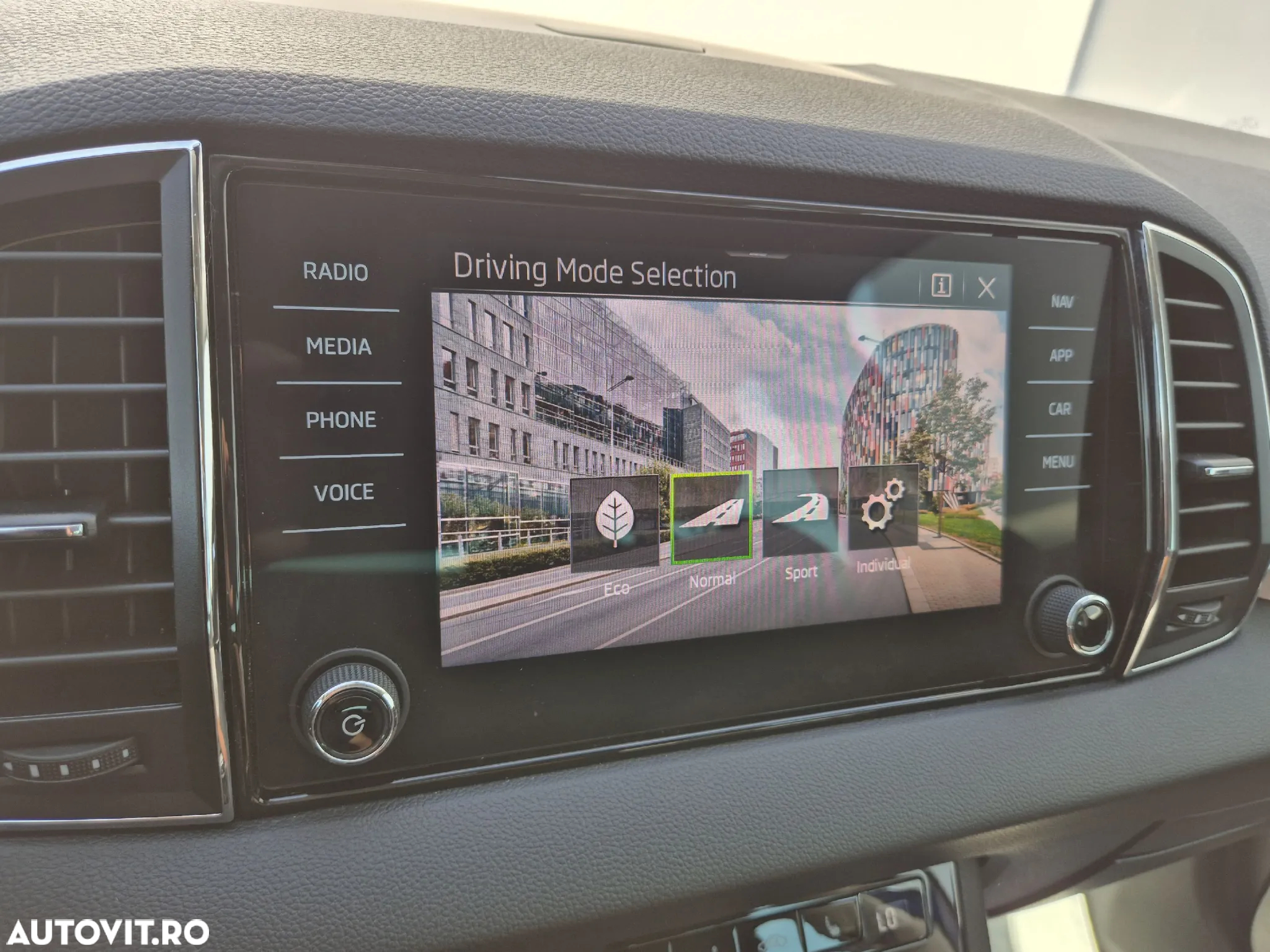 Skoda Karoq 1.5 TSI DSG Style - 26