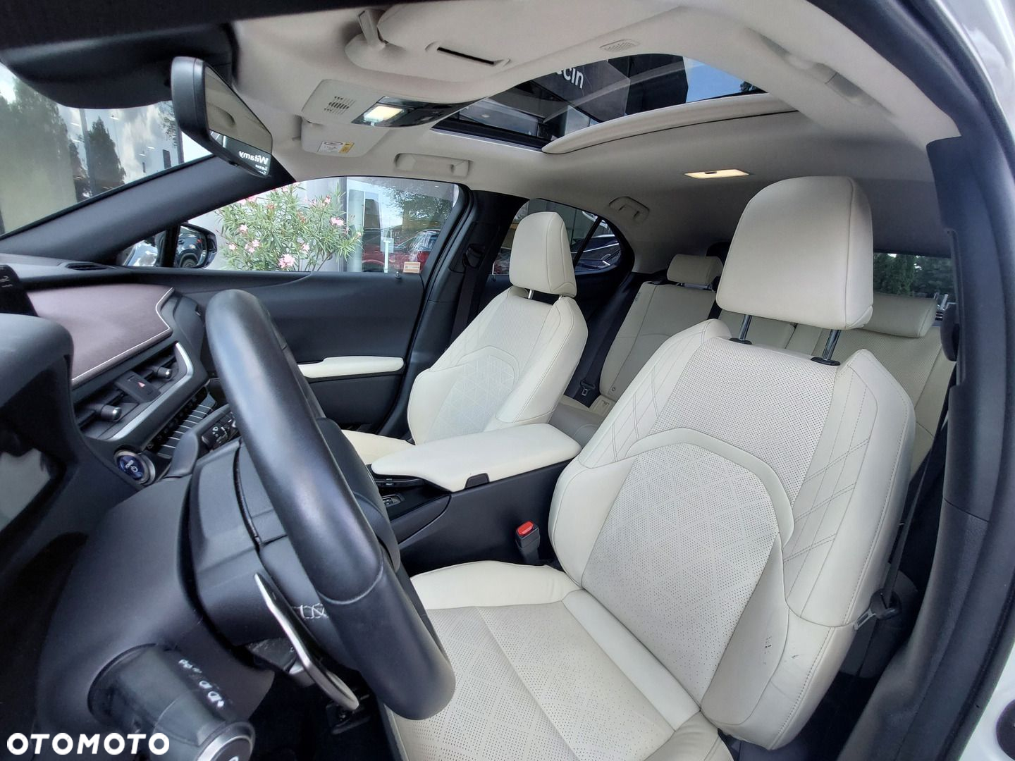 Lexus UX - 9