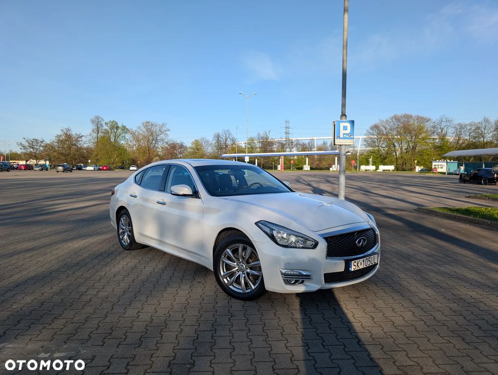 Infiniti Q70 - 6