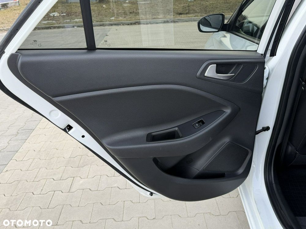 Hyundai i20 blue 1.2 YES!+ - 32