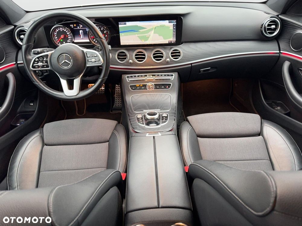 Mercedes-Benz Klasa E 200 4-Matic 9G-TRONIC - 20