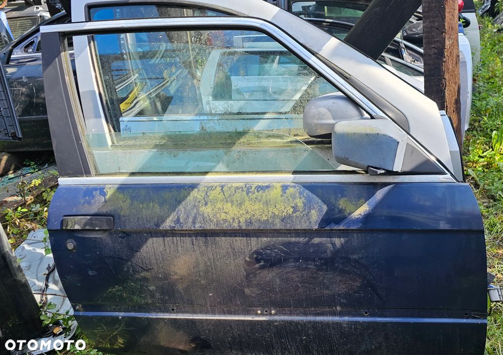 Drzwi przednie przód prawe Bmw E30 - 1