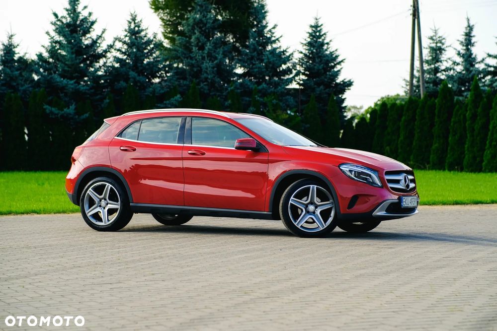 Mercedes-Benz GLA 200 7G-DCT Urban - 3