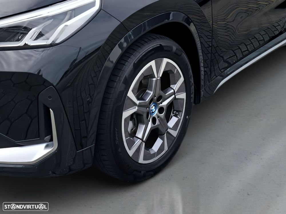 BMW iX1 eDrive20 xLine - 4