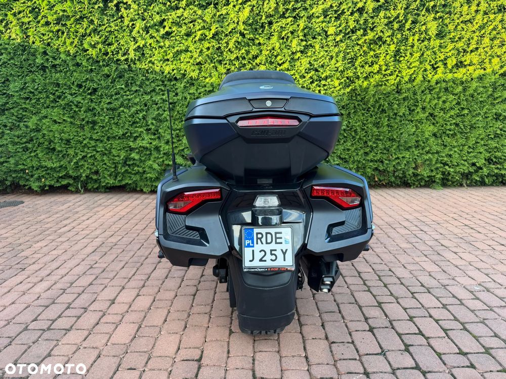 Can-Am Spyder - 6