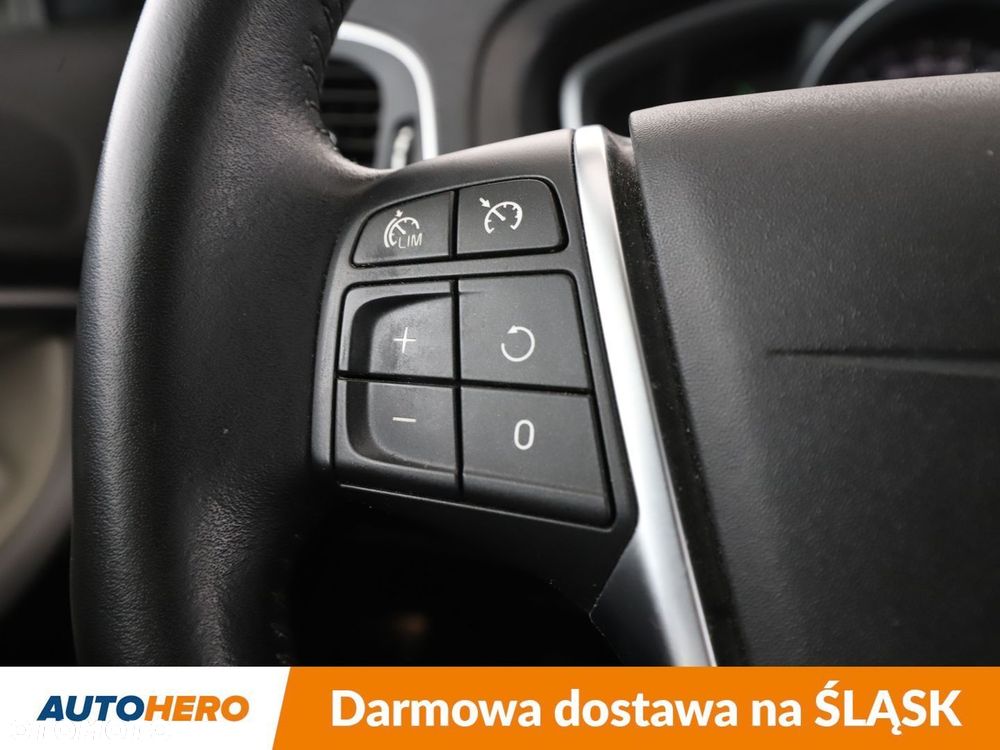 Volvo V40 Cross Country - 29