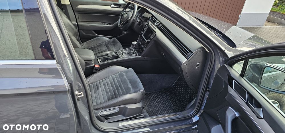 Volkswagen Passat 1.6 TDI SCR DSG Comfortline - 16