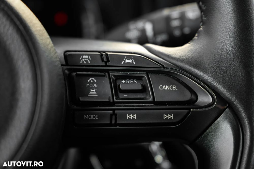 Toyota Yaris Cross 1.5 VVT-i HSD 116 4x2 HEV Business - 14