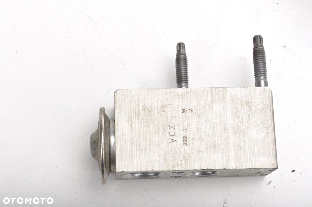 MERCEDES W176 1.5 CDI ZAWÓR ROZPRĘŻNY ZAWÓR ROZPRĘŻNY - 2