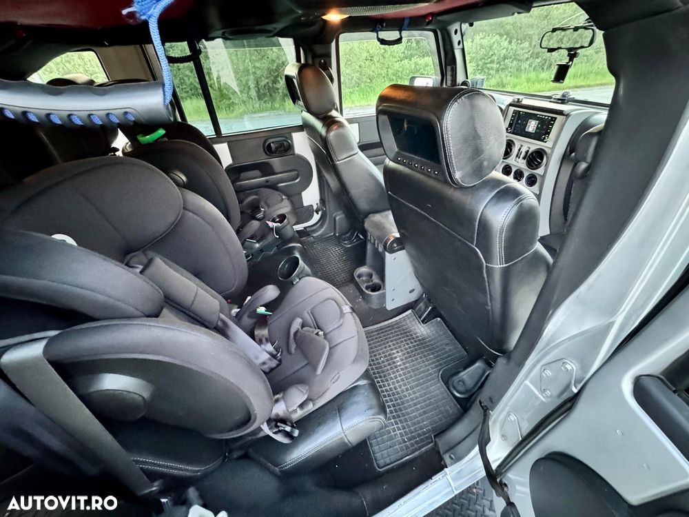 Jeep Wrangler - 12