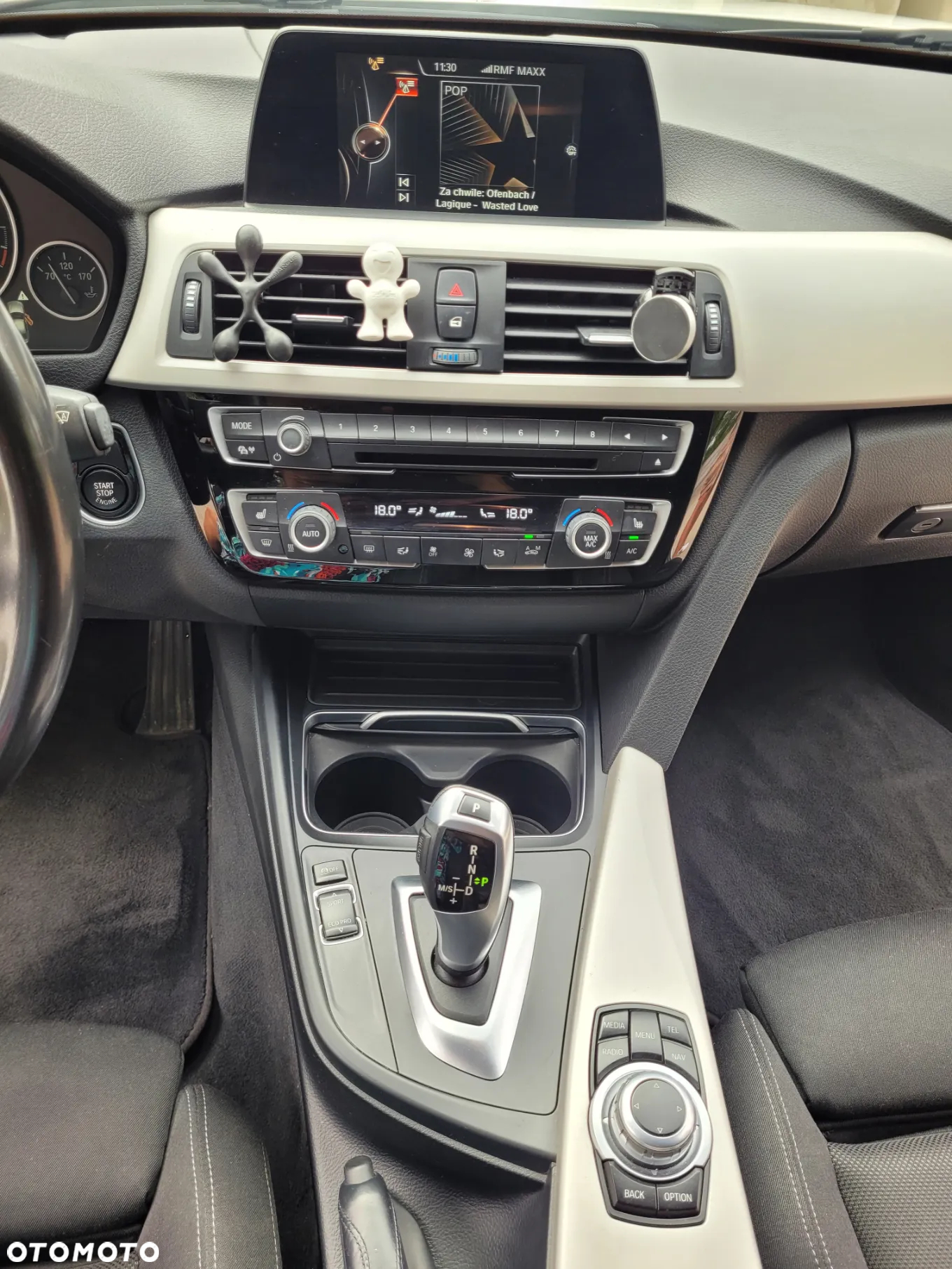 BMW Seria 3 318i - 13