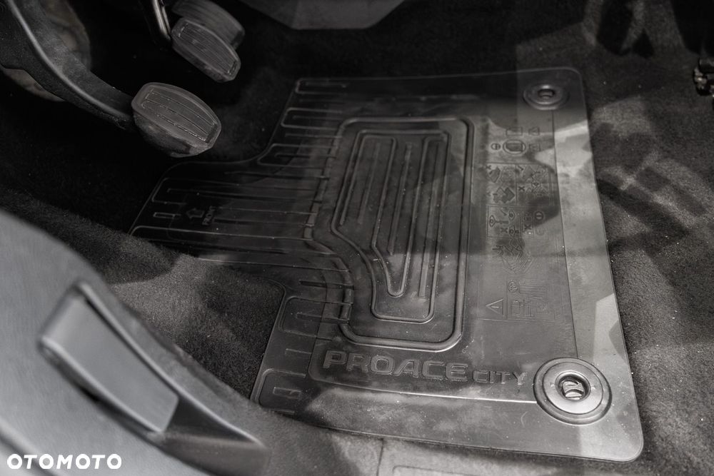 Toyota Proace City - 23