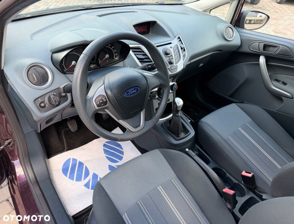 Ford Fiesta 1.25 Celebration - 10