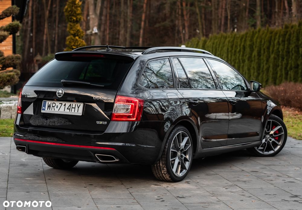 Skoda Octavia 2.0 TDI DSG RS - 27