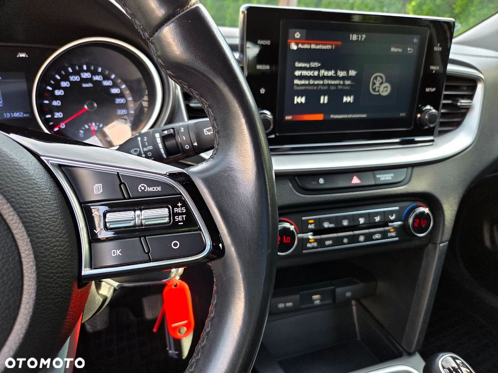 Kia Ceed 1.6 CRDi mHEV M - 30
