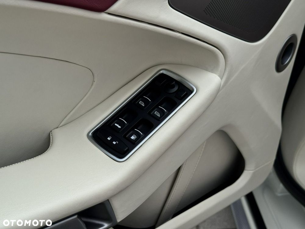 Aston Martin Vanquish - 29