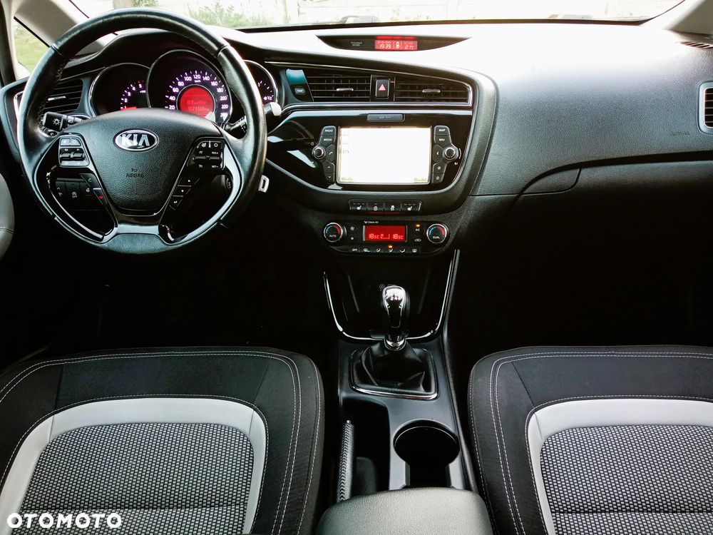 Kia Ceed - 7