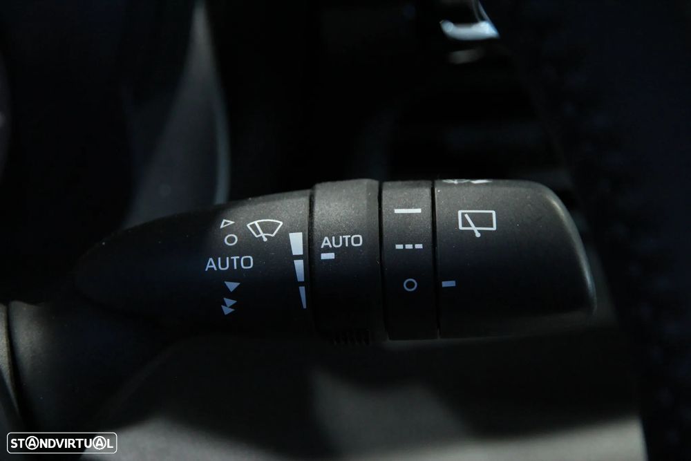 Toyota Yaris 1.5 HDF Comfort - 23