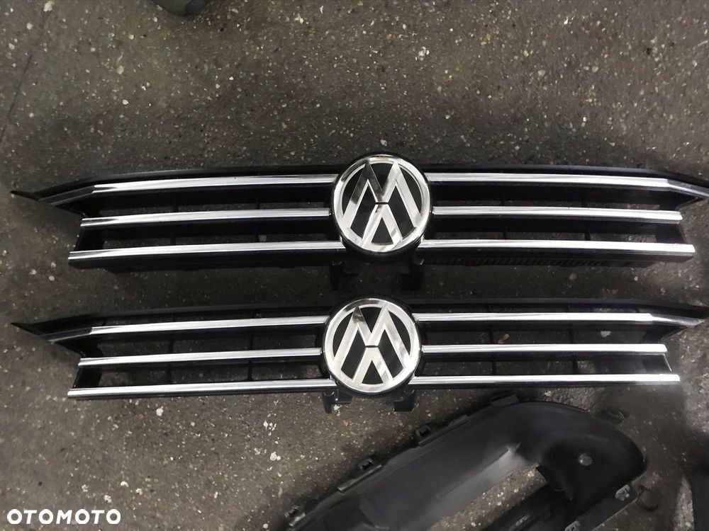 GRILL ATRAPA VW TOURAN 5TA 2015 - 2018 - 1