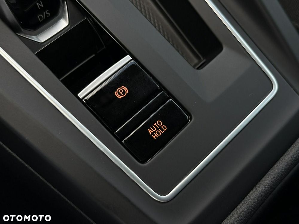 Volkswagen Golf - 28