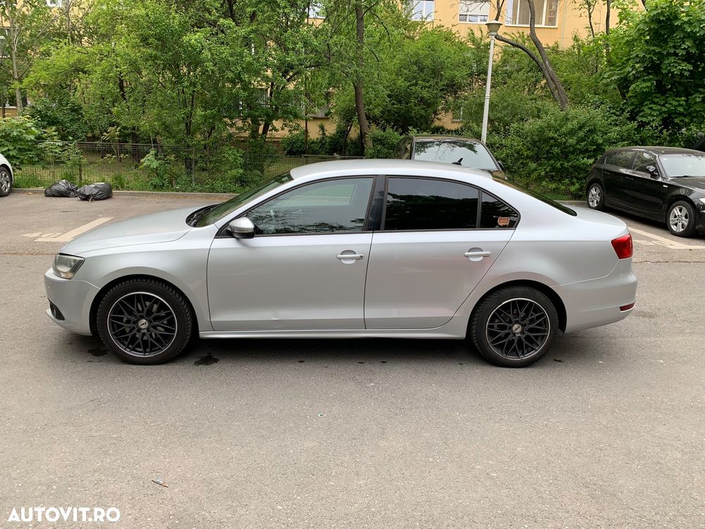 Volkswagen Jetta 1.6 TDI Blue Motion Technology Trendline - 7