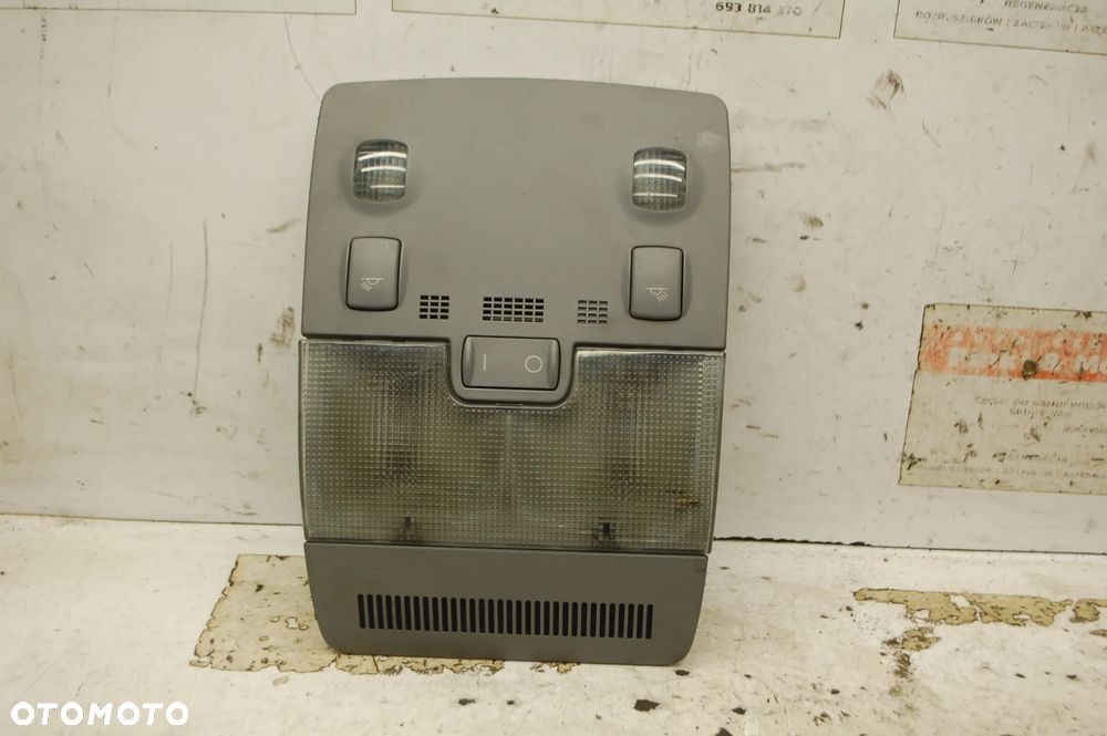 LAMPKA PODSUFITKI KABINY 8E0947135A 8E0947135E  AUDI A4 B6 B7 8E0947135 SEAT EXEO - 4