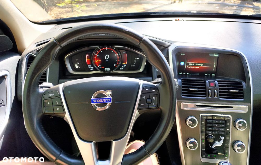 Volvo XC 60 T5 Geartronic Momentum - 27