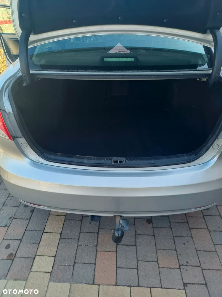 Toyota Avensis 2.0 D-4D - 8