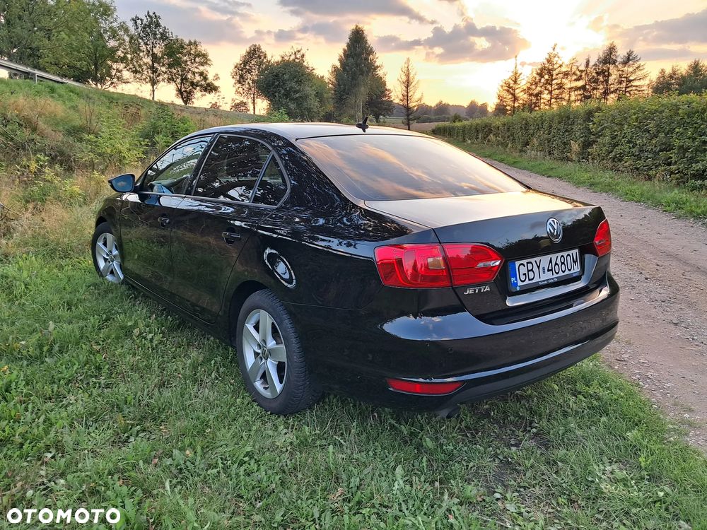 Volkswagen Jetta 1.2 TSI Comfortline - 11