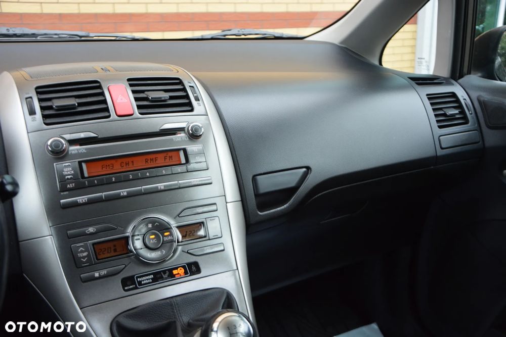 Toyota Auris 1.4 VVT-i - 21