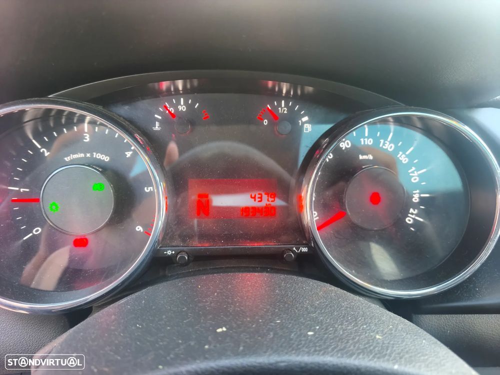 Peugeot 3008 1.6 e-HDi Allure CMP6 - 6