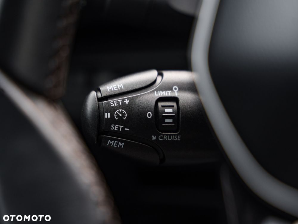 Peugeot 3008 1.5 BlueHDi Allure S&S - 23