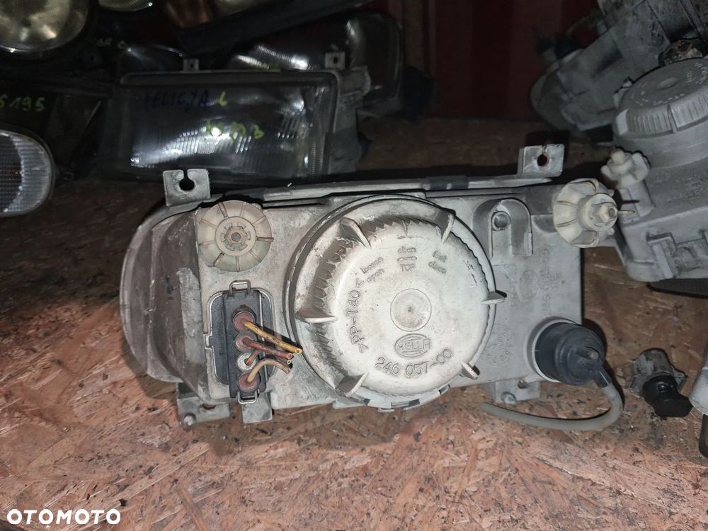 Reflektor LAMPA PRZÓD PRAWY PRAWA  SKODA FELICIA - 2