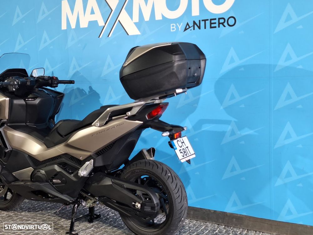 Honda Forza 750 - 7