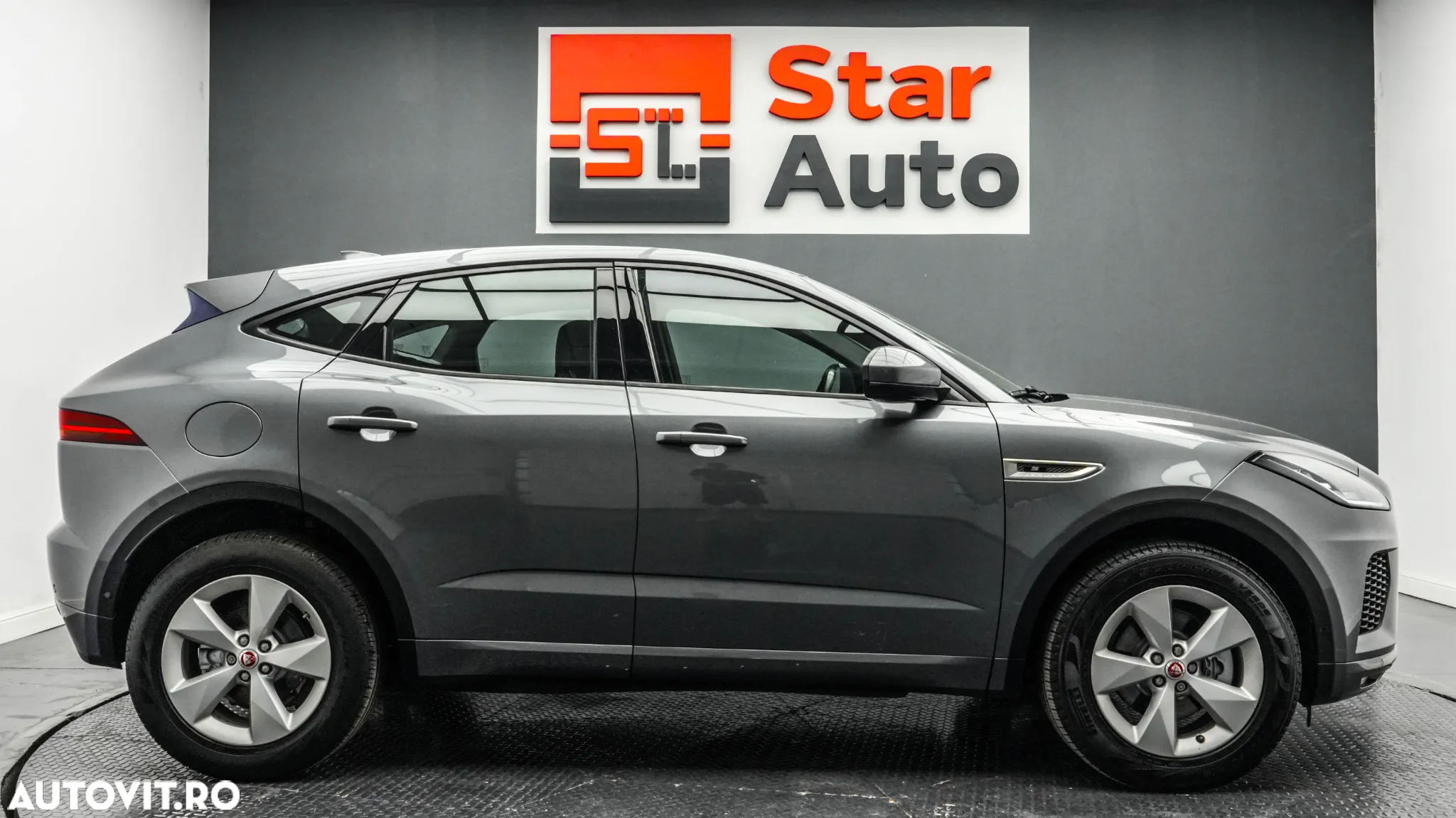 Jaguar E-Pace D150 AWD R-Dynamic S - 11