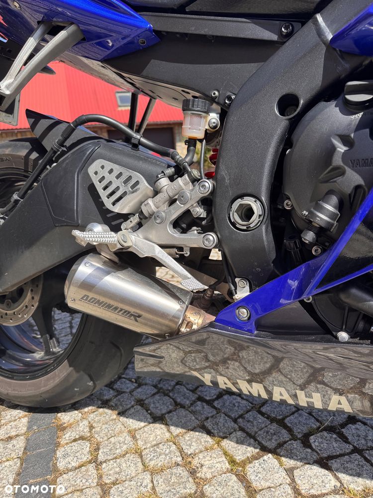 Yamaha R6 - 6