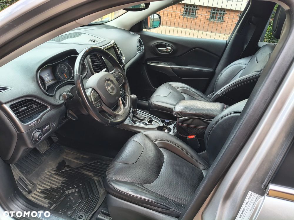 Jeep Cherokee - 6